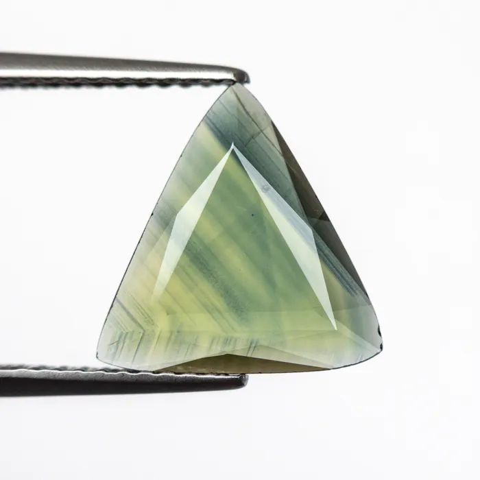 181ct 1225x1062x168mm Triangle Portrait Cut Sapphire 2343336 Misfit Gems Rings