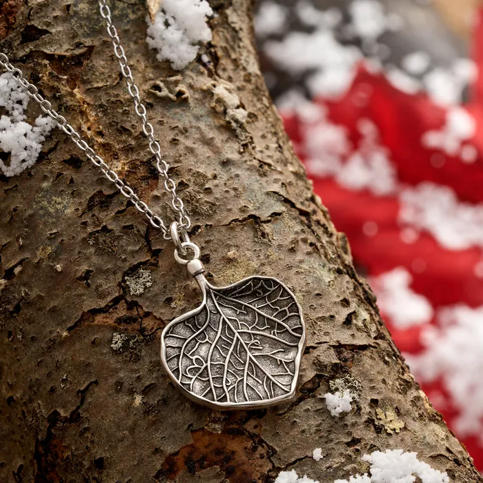 Chadds Ford Jewelry Vintage Heart Leaf Necklace Necklaces