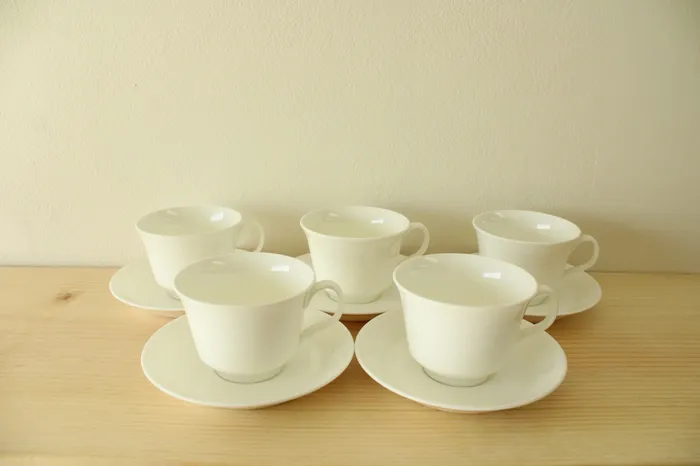 Jubilee Thrift Minton White Monarch Bone China Made In England Demitasse Tea Cups Set 5 Earrings Jubilee Thrift Minton White Monarch Bone China Made In England Demitasse Tea Cups Set 5 Earrings