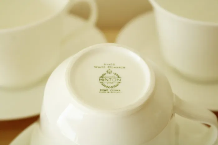 Jubilee Thrift Minton White Monarch Bone China Made In England Demitasse Tea Cups Set 5 Earrings Jubilee Thrift Minton White Monarch Bone China Made In England Demitasse Tea Cups Set 5 Earrings
