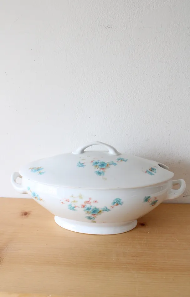 Jubilee Thrift Rings Victoria Austria Blue Floral White Serving Dish Lid