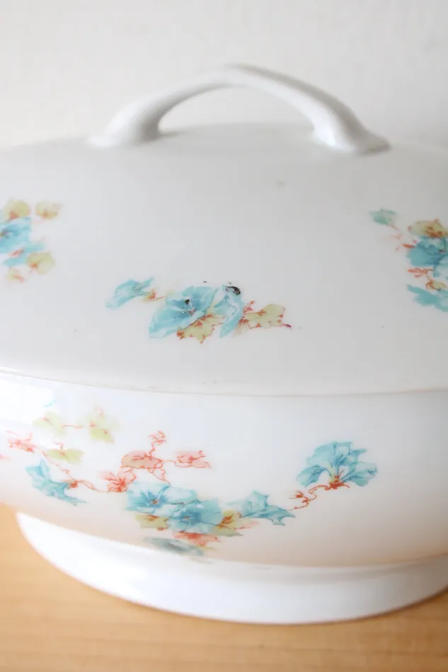 Jubilee Thrift Rings Victoria Austria Blue Floral White Serving Dish Lid