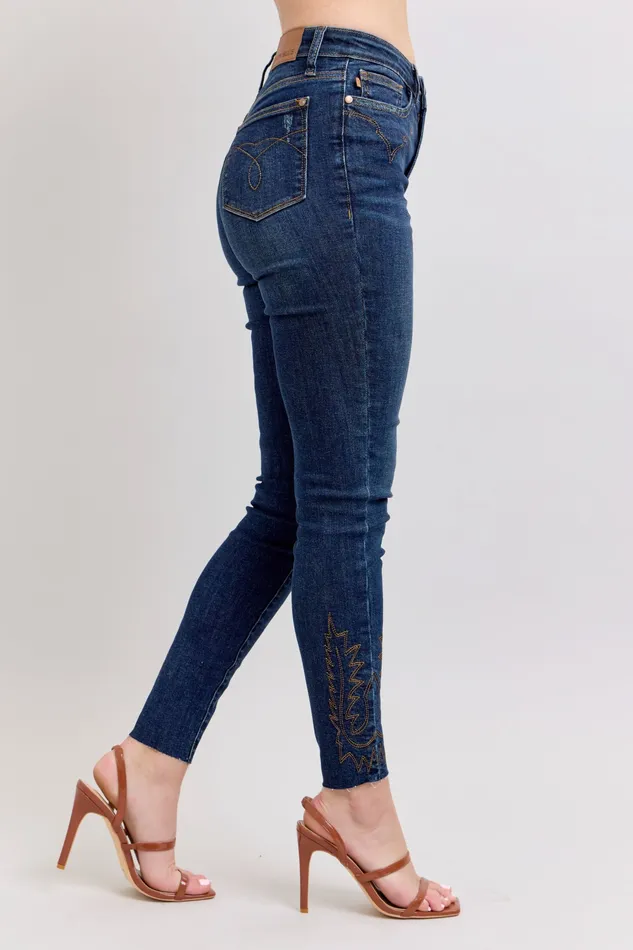 JUDY BLUE Rings JUDY BLUE MID RISE WESTERN EMBROIDERY DETAIL SKINNY JEAN DARK STONE JUDY BLUE Rings JUDY BLUE MID RISE WESTERN EMBROIDERY DETAIL SKINNY JEAN DARK STONE