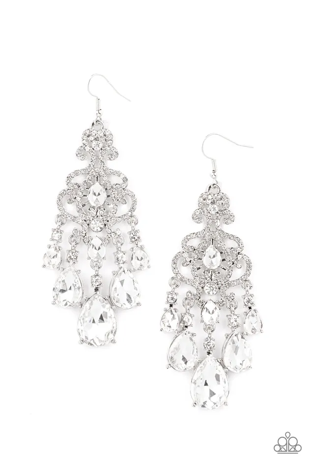 Queen Of All Things Sparkly White Paparazzi Accessories Necklaces