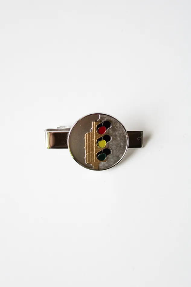 Robbins Co Robbins Co Attleboro Traffic Light Silver Tie Clip Necklaces