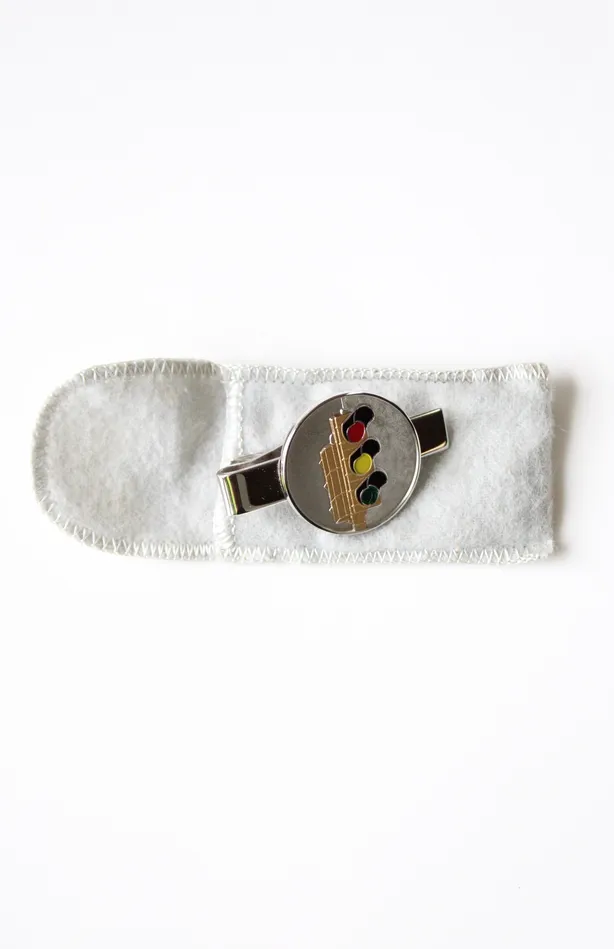 Robbins Co Robbins Co Attleboro Traffic Light Silver Tie Clip Necklaces