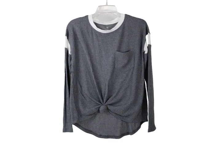 SO Gray Waffle Knit Cozy Top S SO Earrings