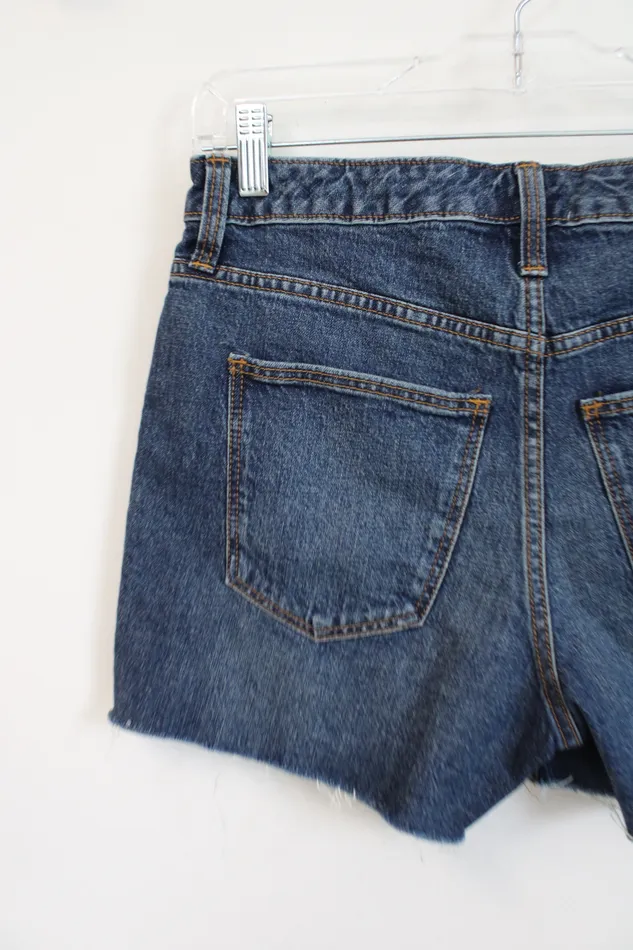 Universal Threads Vintage Midi Denim Shorts 2 Universal Thread Earrings
