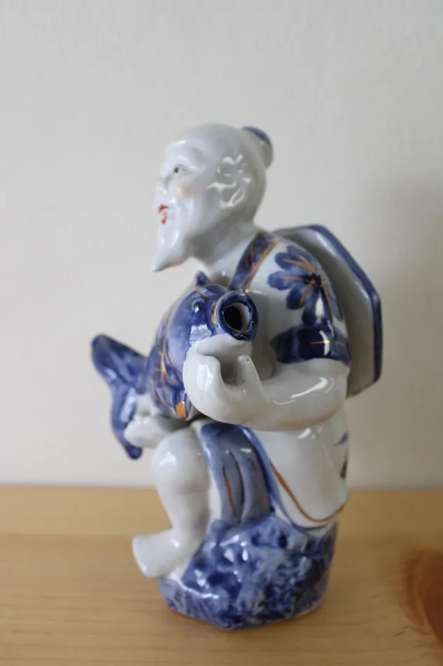 Vintage Chinese Blue And White Porcelain Elderly Man wFish Figurine 8 Jubilee Thrift Rings