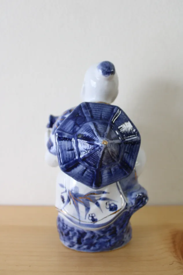 Vintage Chinese Blue And White Porcelain Elderly Man wFish Figurine 8 Jubilee Thrift Rings