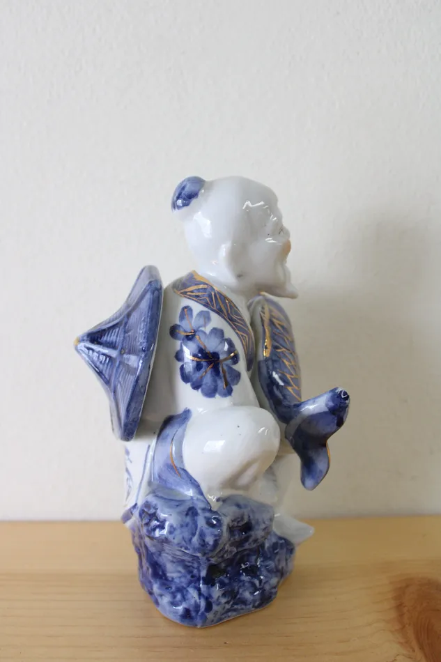 Vintage Chinese Blue And White Porcelain Elderly Man wFish Figurine 8 Jubilee Thrift Rings