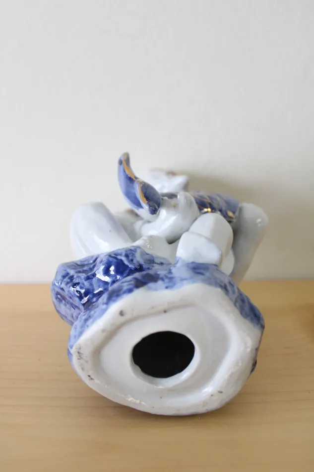 Vintage Chinese Blue And White Porcelain Elderly Man wFish Figurine 8 Jubilee Thrift Rings