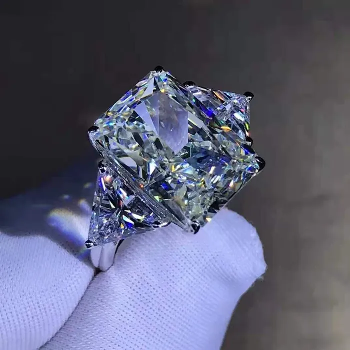6 Carat Radiant Cut Moissanite Ring KM Colorless 4 Claw Three Stone VVS Leyloon Jewelry Rings 6 Carat Radiant Cut Moissanite Ring KM Colorless 4 Claw Three Stone VVS Leyloon Jewelry Rings