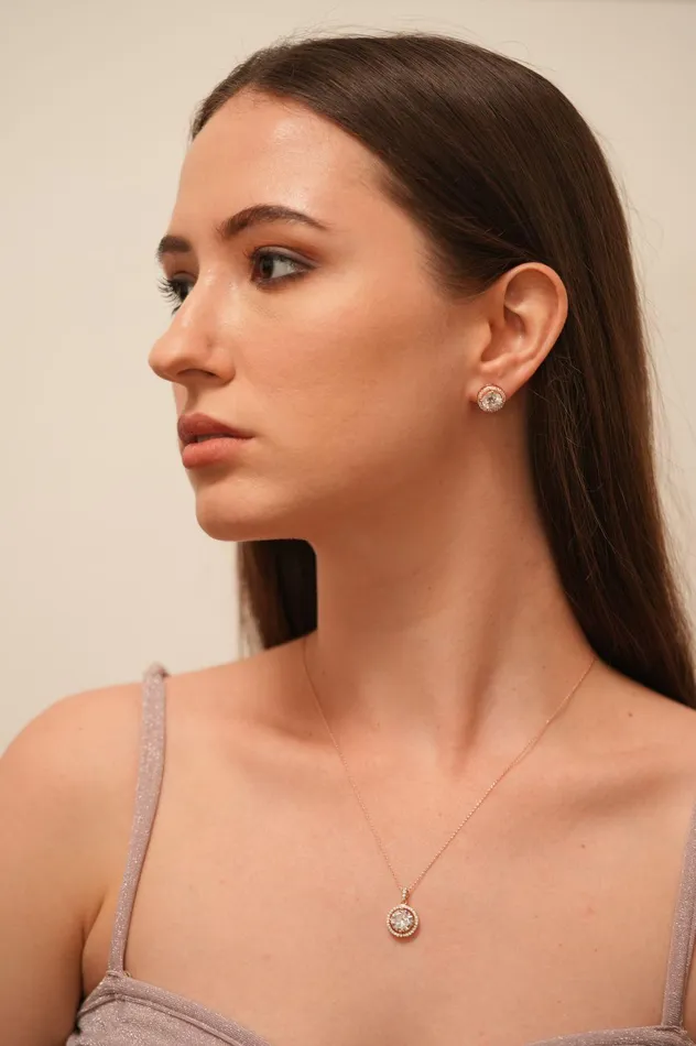 Attrangi 3 Carat Round Diamond Solitaire Chain with 2 Carat Earrings Earrings Attrangi 3 Carat Round Diamond Solitaire Chain with 2 Carat Earrings Earrings