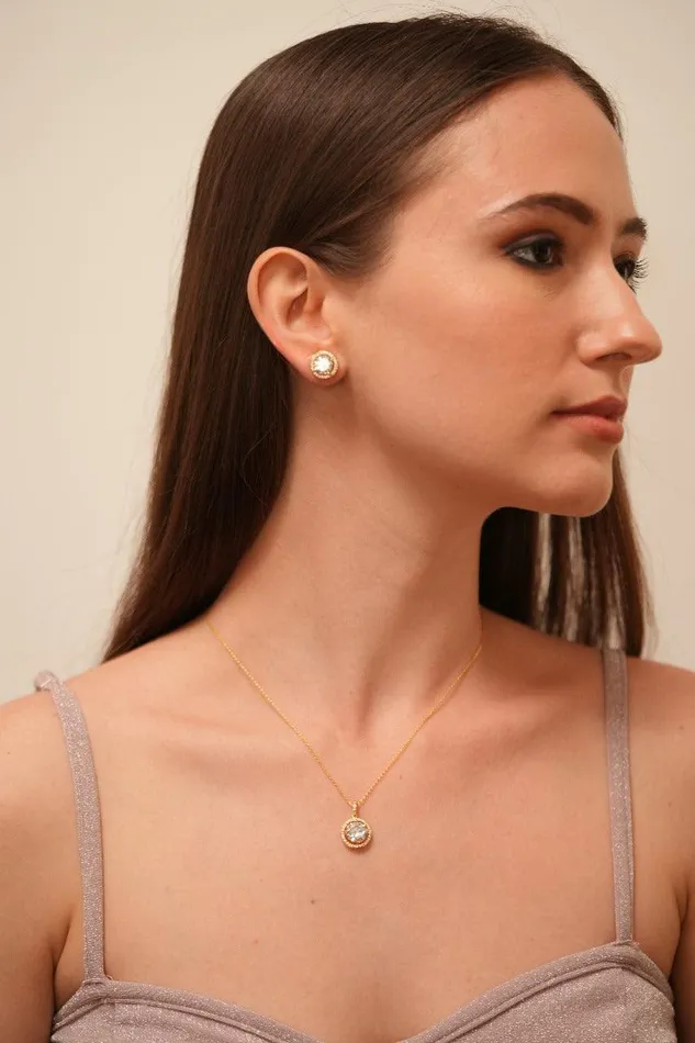 Attrangi 3 Carat Round Diamond Solitaire Chain with 2 Carat Earrings Earrings Attrangi 3 Carat Round Diamond Solitaire Chain with 2 Carat Earrings Earrings