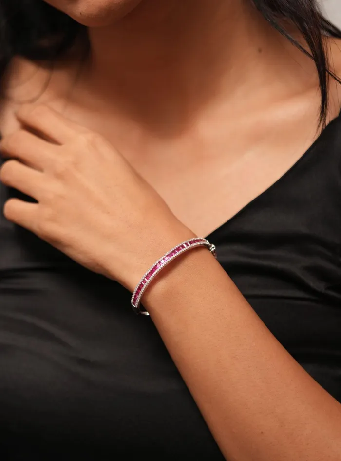 Attrangi Bracelets Colorama Daily Wear Sleek Diamond Bracelet Attrangi Bracelets Colorama Daily Wear Sleek Diamond Bracelet