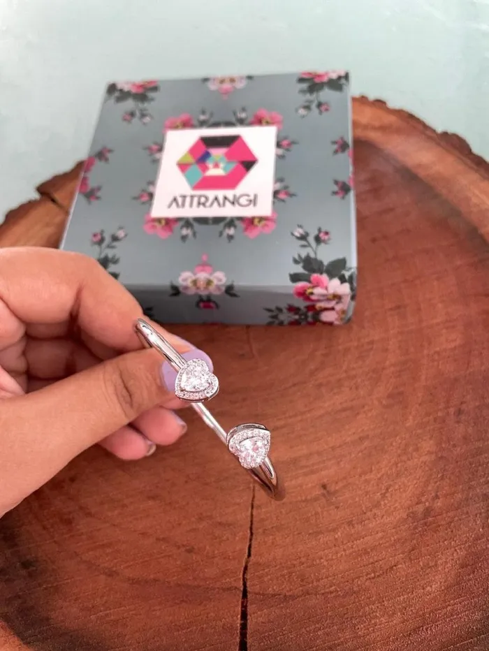 attrangi1 Bracelets Heart Shaped Twistable Flexi Diamond Bracelet attrangi1 Bracelets Heart Shaped Twistable Flexi Diamond Bracelet