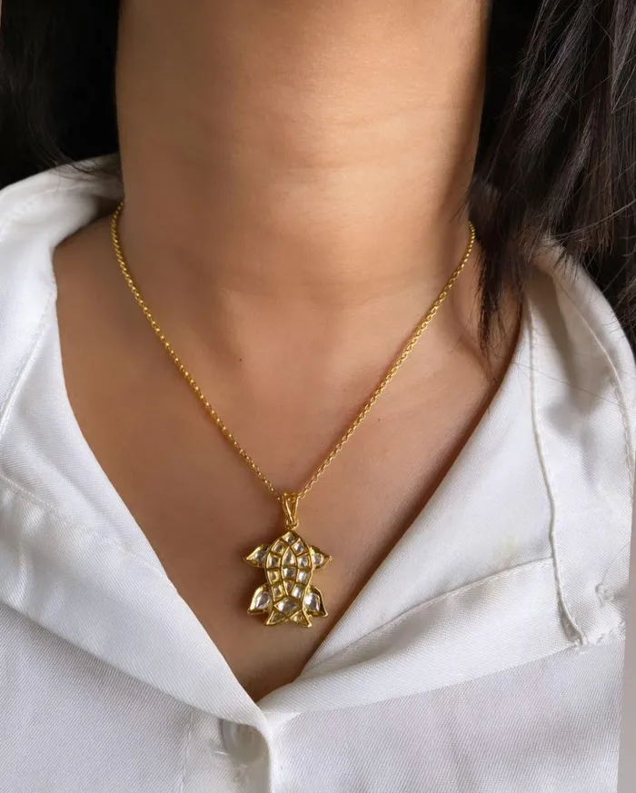 Bin Jal Machli Polki Pendant Attrangi Necklaces