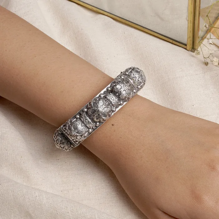 Bracelets Teejh Dayita Silver Oxidised Bangle Teejh Bracelets Teejh Dayita Silver Oxidised Bangle Teejh