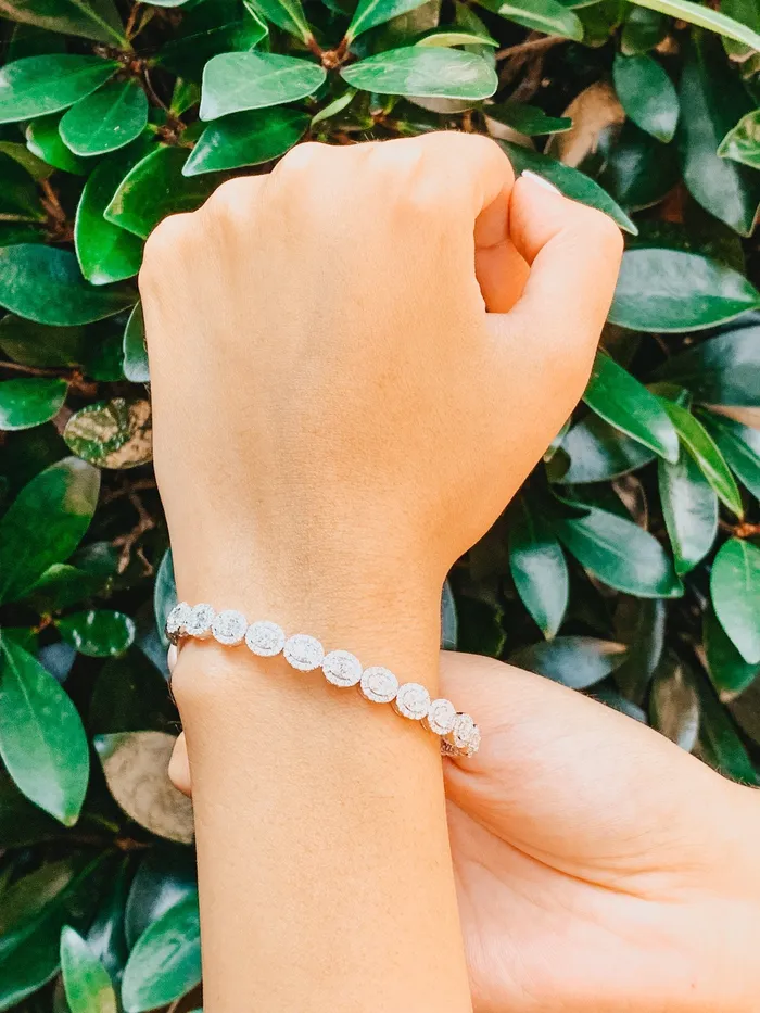 Donald Haack Diamonds Bracelets Oval Diamond Halo Bangle 324ctw Donald Haack Diamonds Bracelets Oval Diamond Halo Bangle 324ctw