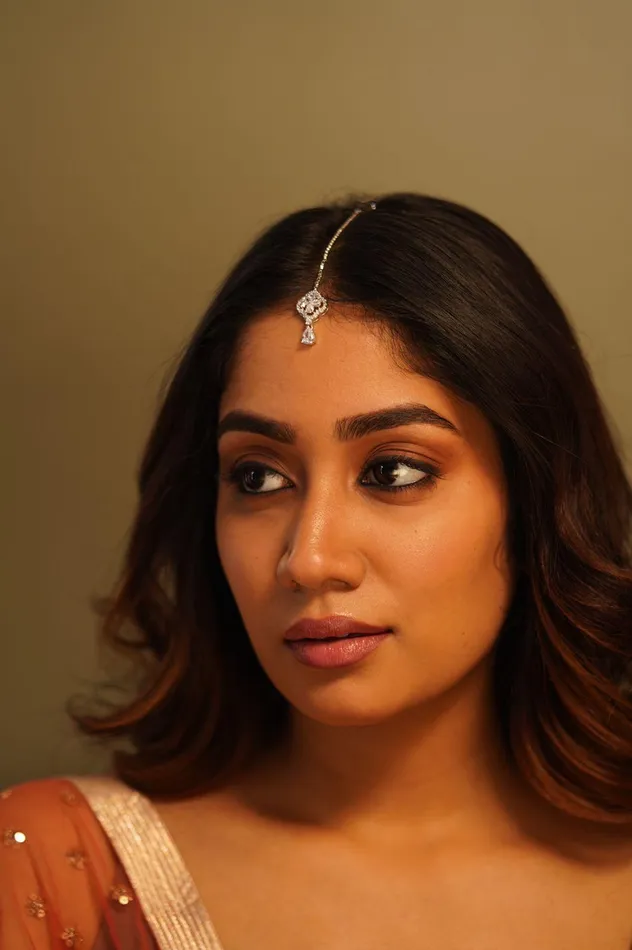 Earrings Attrangi Choti Si Diamond Maangtika Earrings Attrangi Choti Si Diamond Maangtika