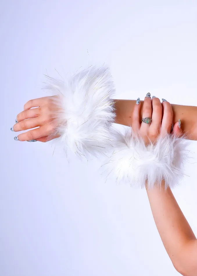 Earrings THE LUMI SHOP FULL OUTFIT Fuzzy Snow Shimmer Rebel 5 pcs