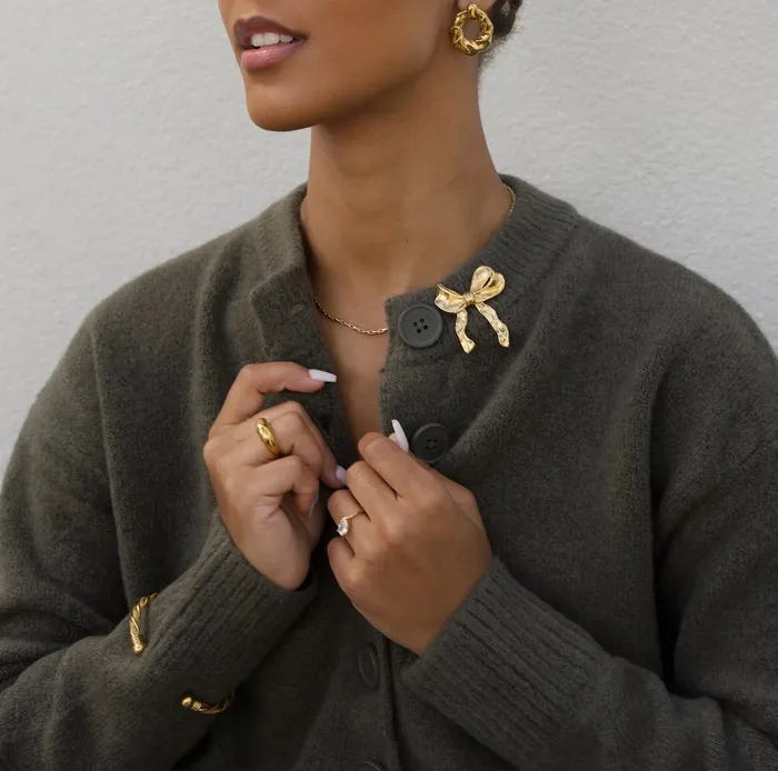 Ellie Vail Rings Belle Bow Brooch
