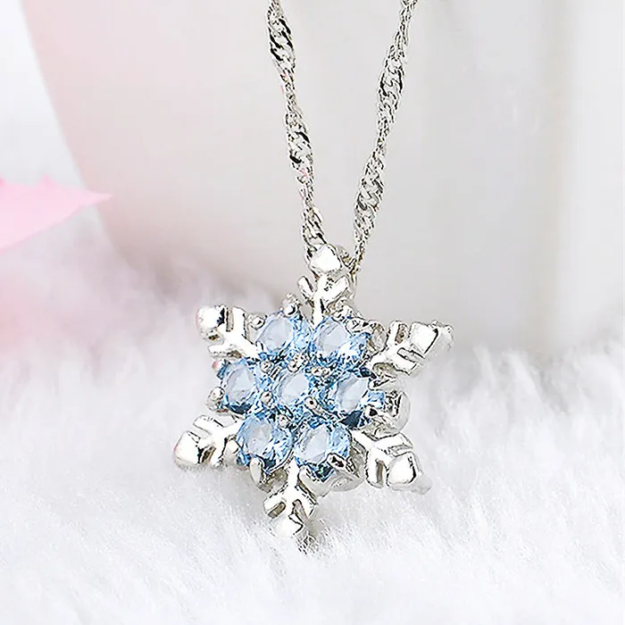 Free Necklaces LUXE3047 Snowflakes Pendant Necklace