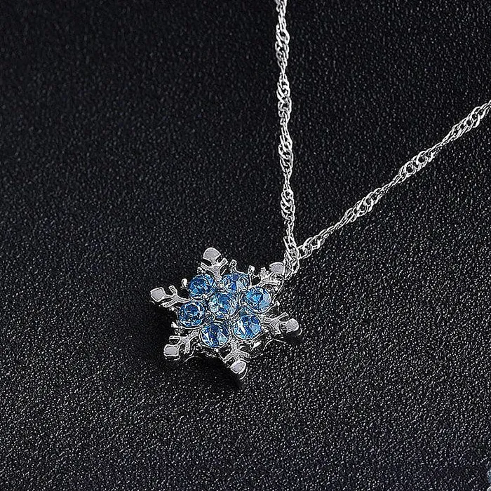 Free Necklaces LUXE3047 Snowflakes Pendant Necklace