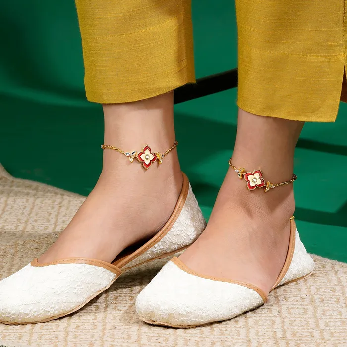 Gabru Dildaara Maroon Anklet Teejh Earrings