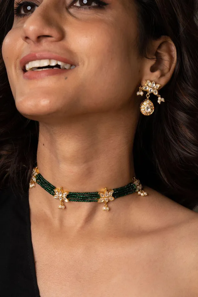 Kamali Dainty Choker Set Attrangi Earrings