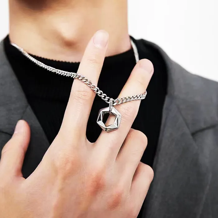 Men Designer MN1022 Earrings Men Designer MN1022 Earrings