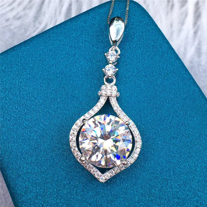Necklaces Leyloon Jewelry 5 Carat D Color Round Cut Floating Tear Halo Pendant VVS Moissanite Necklace Necklaces Leyloon Jewelry 5 Carat D Color Round Cut Floating Tear Halo Pendant VVS Moissanite Necklace