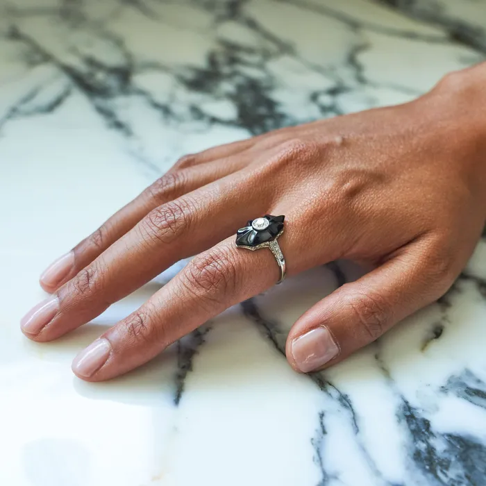 Rings Antique Art Deco Carved Onyx And Diamond 18k Gold Ring
