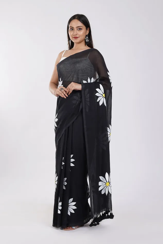 Rings Teejh Teejh Kusuma Black and White Mul Cotton Printed Saree Rings Teejh Teejh Kusuma Black and White Mul Cotton Printed Saree