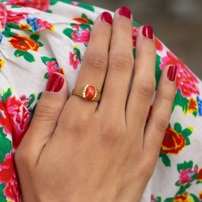 Rings Vintage Red Coral and 18k Gold Ring