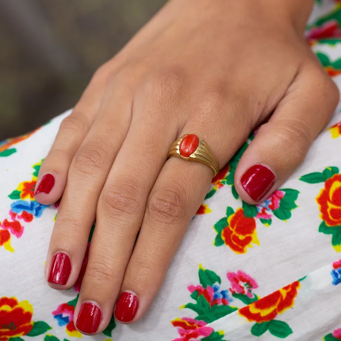 Rings Vintage Red Coral and 18k Gold Ring