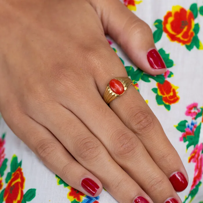 Rings Vintage Red Coral and 18k Gold Ring
