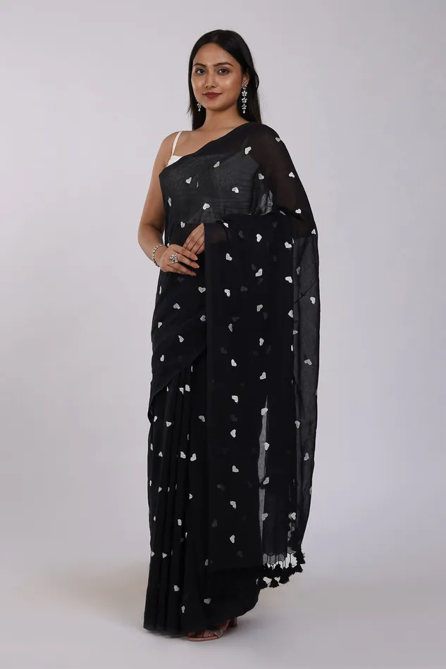 Teejh Chahna Black and White Mul Cotton Heart Embroidery Saree Teejh Rings