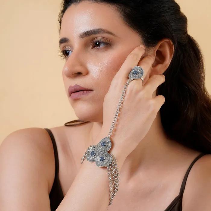 Teejh Minakshi Silver Grey HaathPhool Teejh Rings