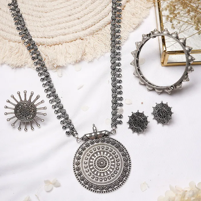 Teejh Mythil Silver Oxidised Jewelry Gift Set Teejh Rings