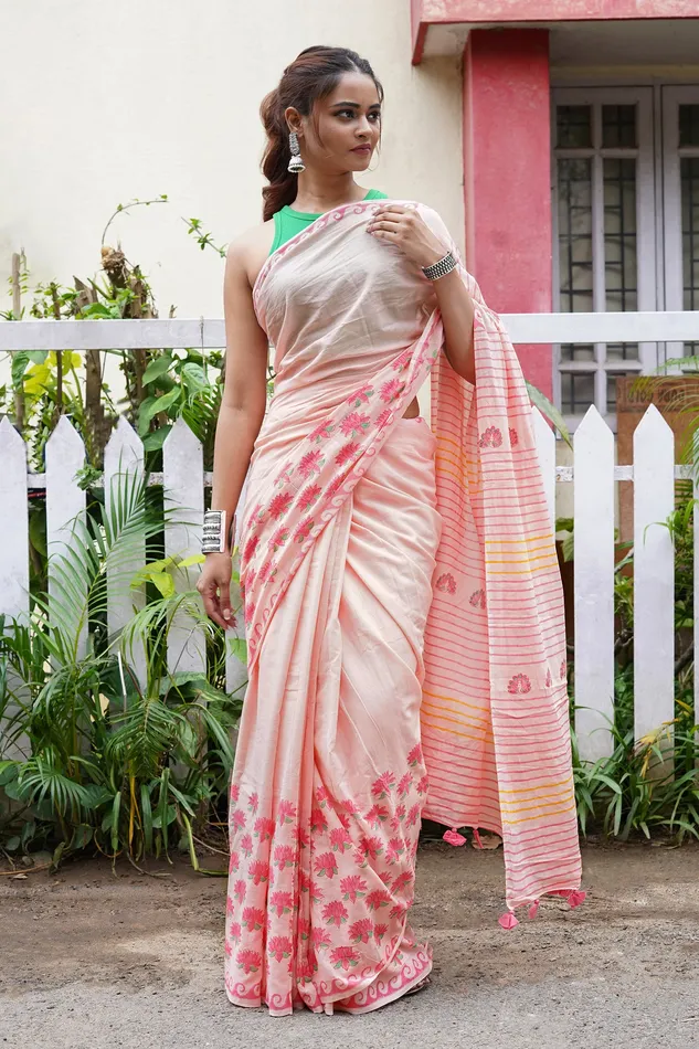 Teejh Necklaces Teejh Gulshan Garden Mulmul Cotton Saree
