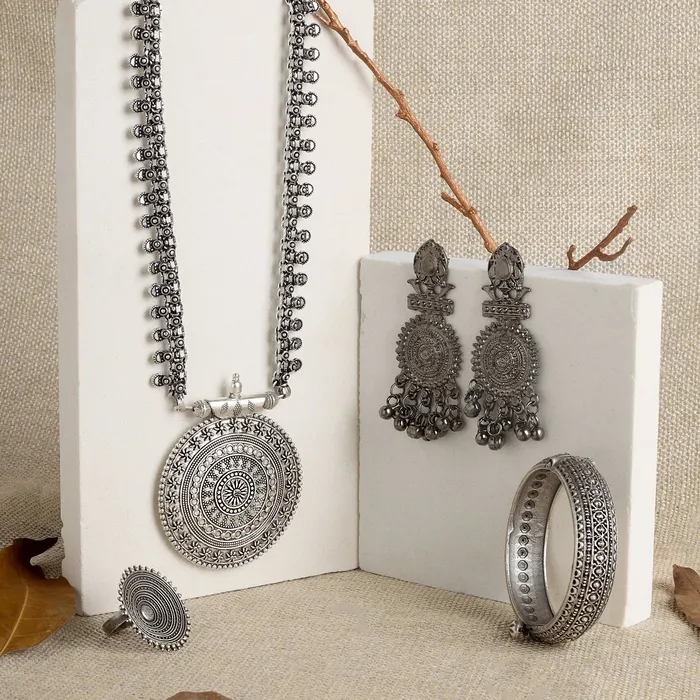 Teejh Pandya Oxidised Silver Jewellery Gift Set Teejh Rings
