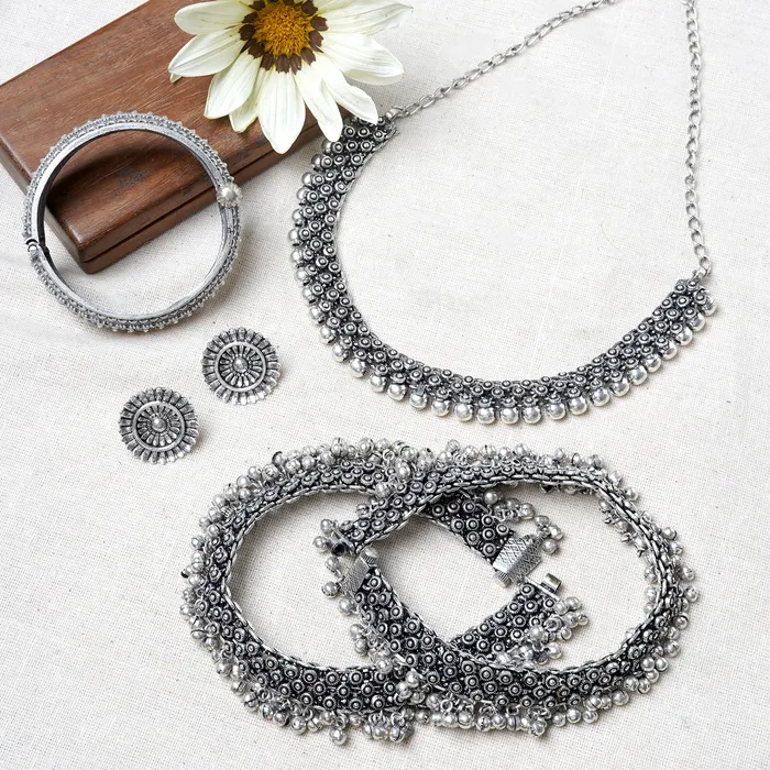 Teejh Rings Teejh Shamita Silver Oxidised Jewelry Gift Set