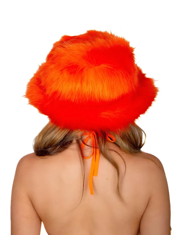 THE LUMI SHOP Fanta Fuzzy Hat Earrings