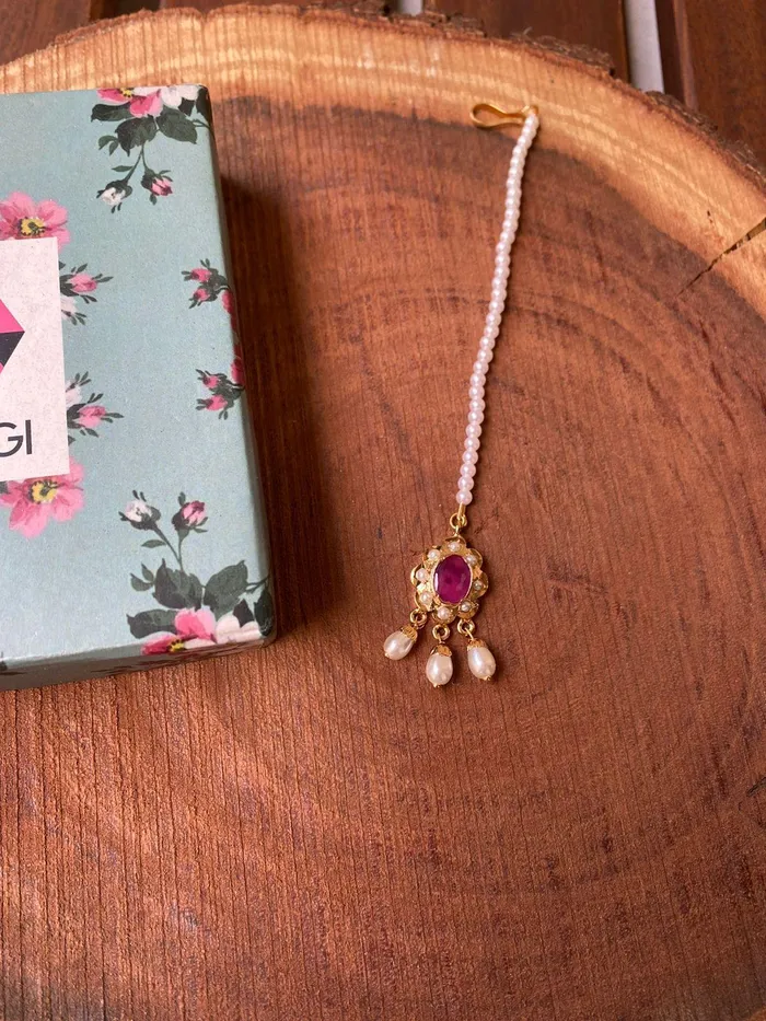 Ubeida Tikdi Maangtika Attrangi Earrings Ubeida Tikdi Maangtika Attrangi Earrings