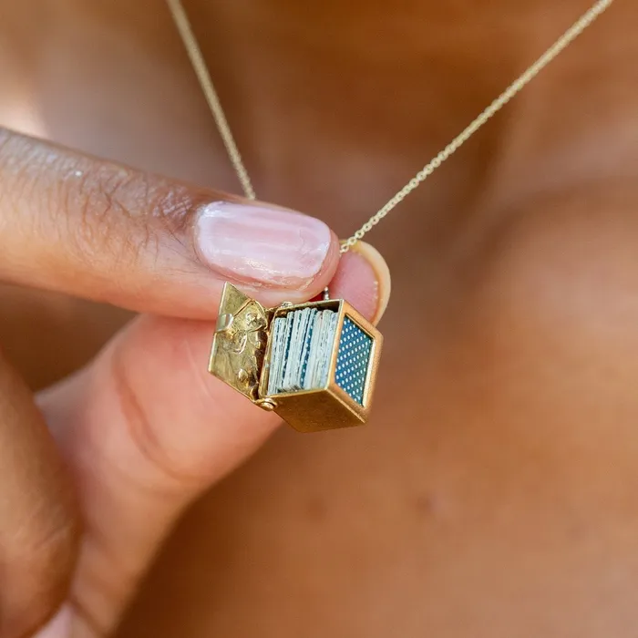 Vintage Earrings Movable 14k Gold Deck Of Cards Charm