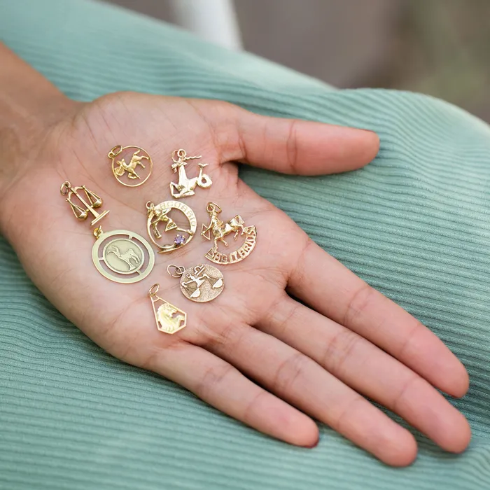 Vintage Leo 18k Gold Zodiac Charm PreStyled Sets