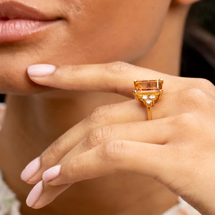 Vintage Rings Citrine Diamond and 18K Gold Cocktail Ring
