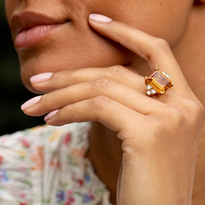 Vintage Rings Citrine Diamond and 18K Gold Cocktail Ring